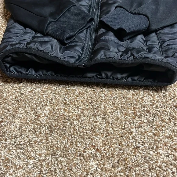 *final drop* UA 2fer Hoodie Vest little boys size 7 - Picture 3 of 11